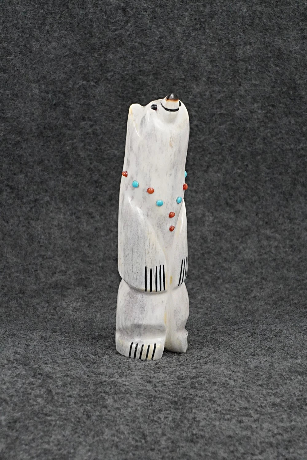 Bear Zuni Fetish Carving - Claudia Peina