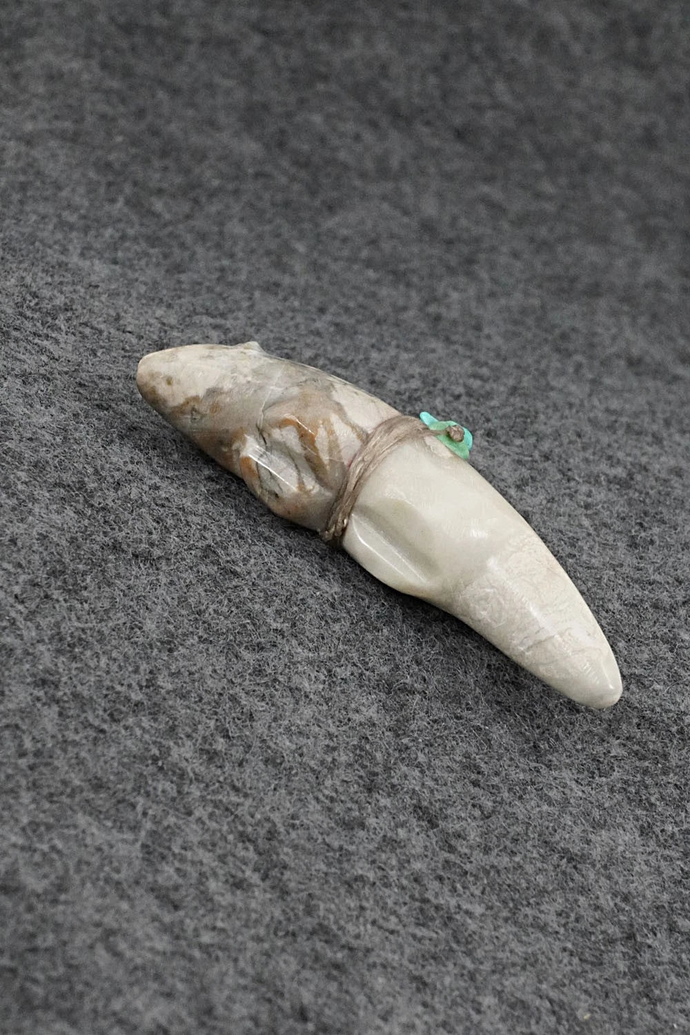 Otter Zuni Fetish Carving - Delvin Leekya