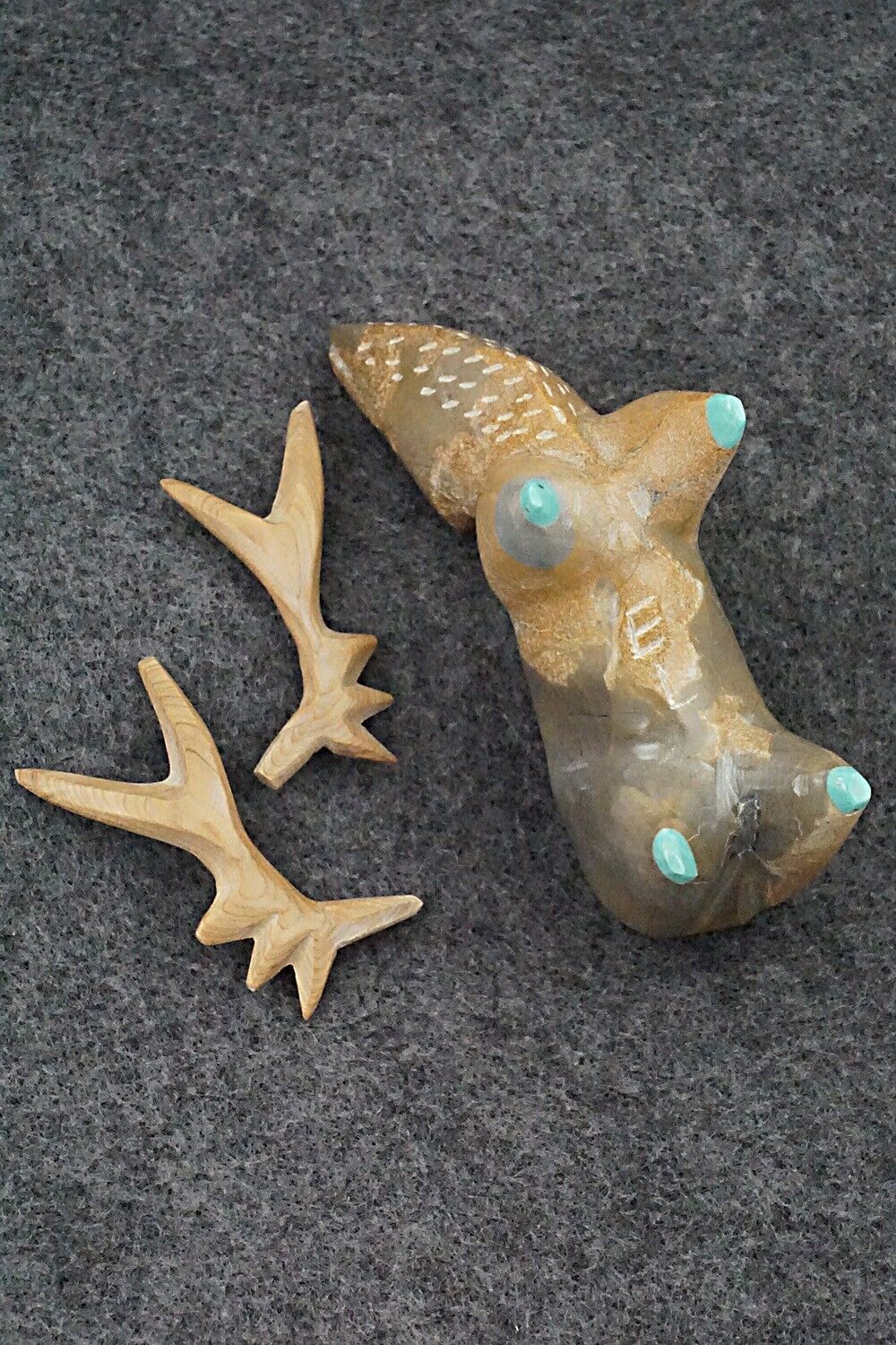 Elk Zuni Fetish Carving - Enrike Leekya