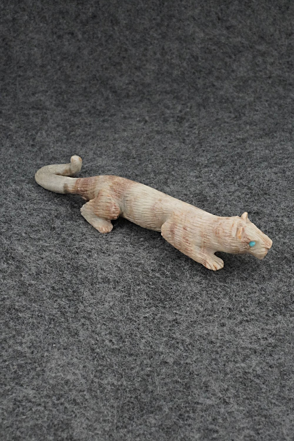 Mountain Lion Zuni Fetish Carving - Lance Cheama
