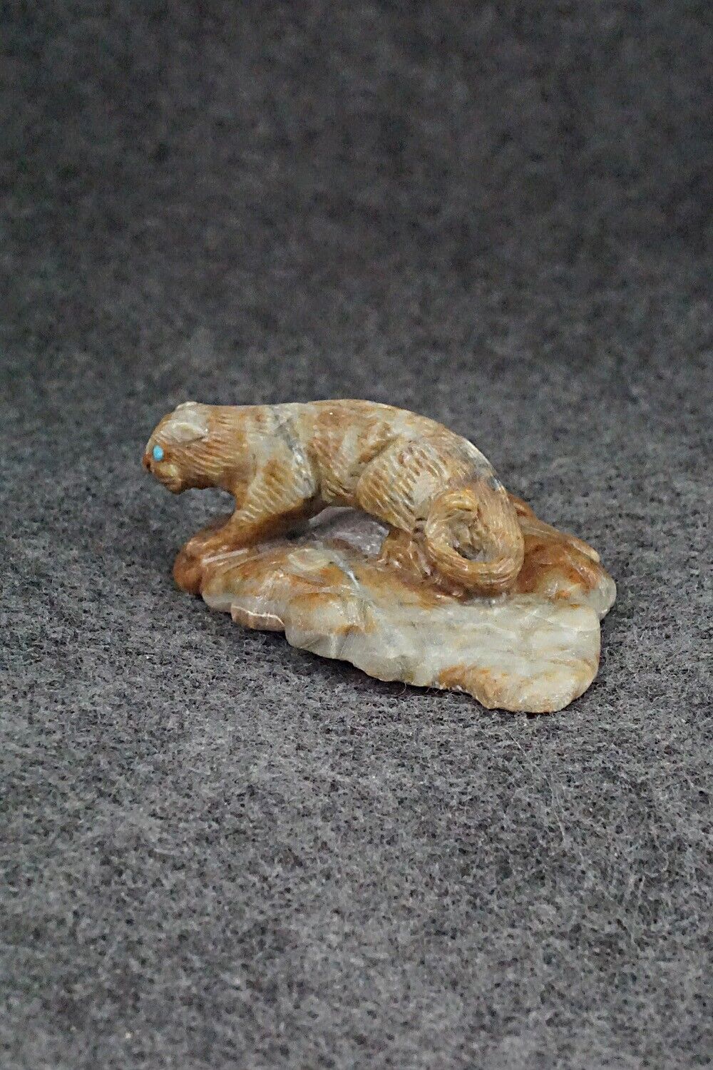 Mountain Lion Zuni Fetish Carving - Lance Cheama