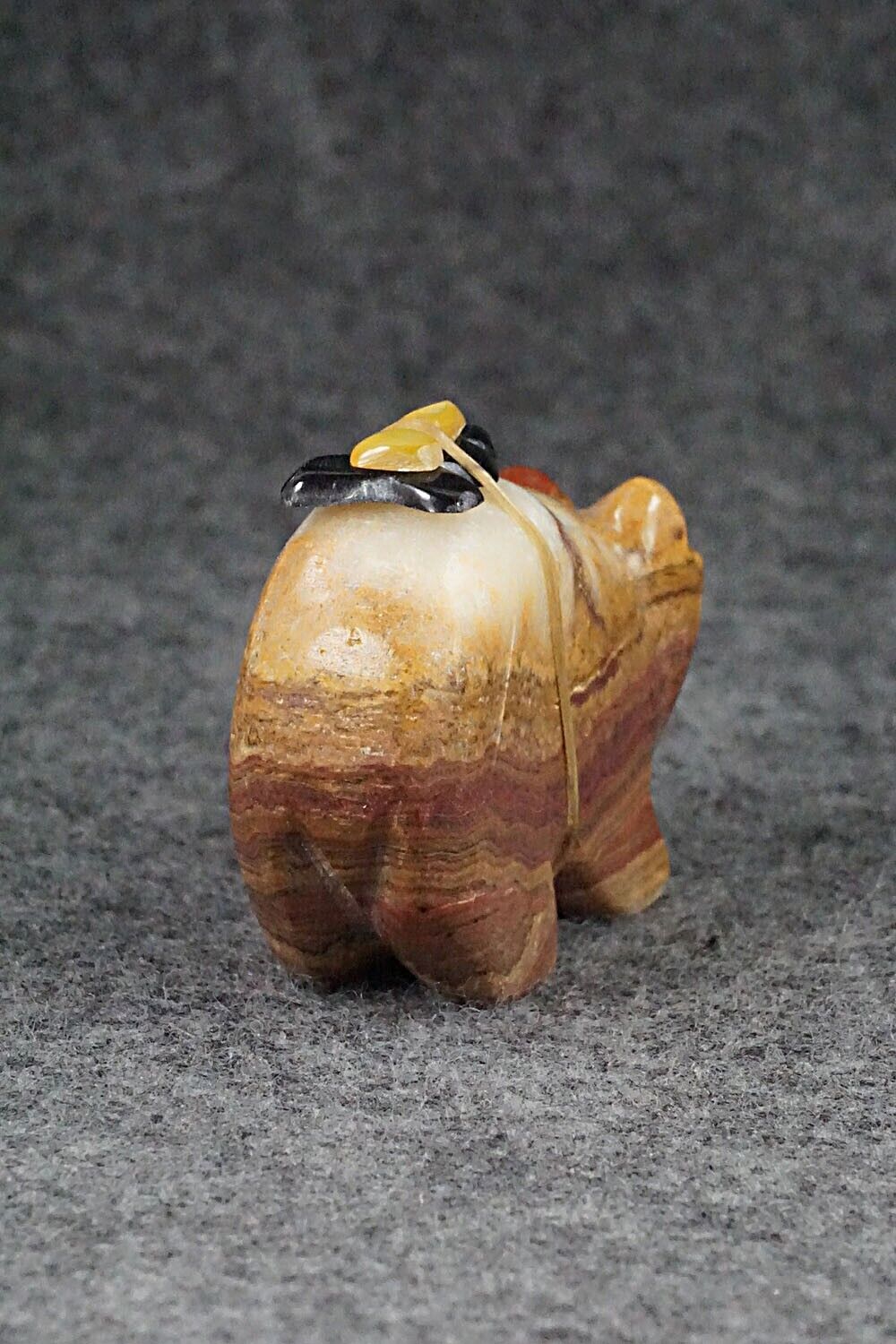 Bear Zuni Fetish Carving - Enrike Leekya