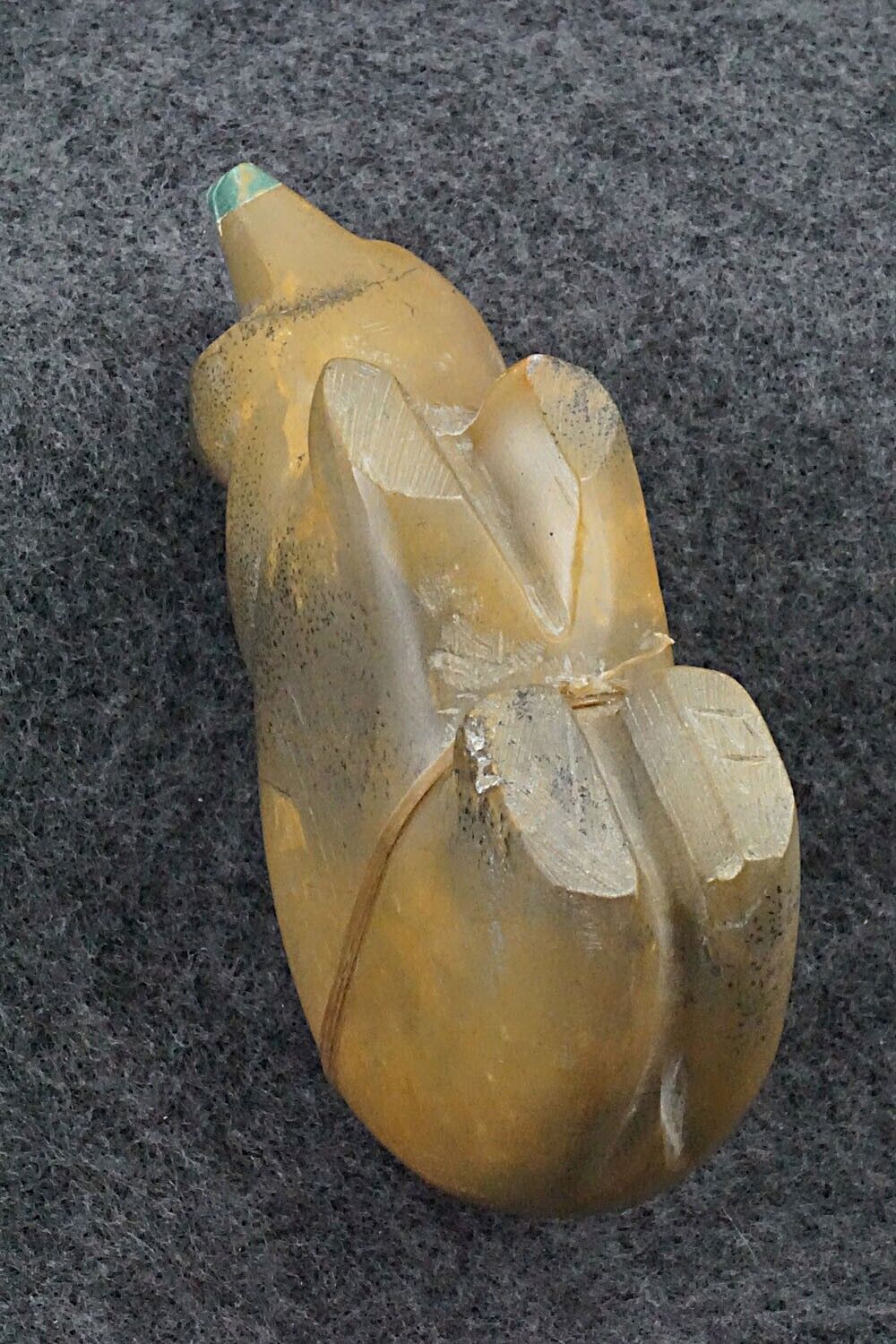 Bear Zuni Fetish Carving - Enrike Leekya