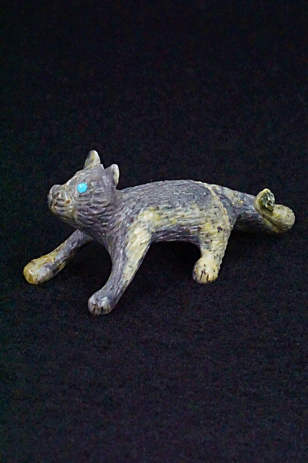 Mountain Lion Zuni Fetish Carving - Cody Cheama