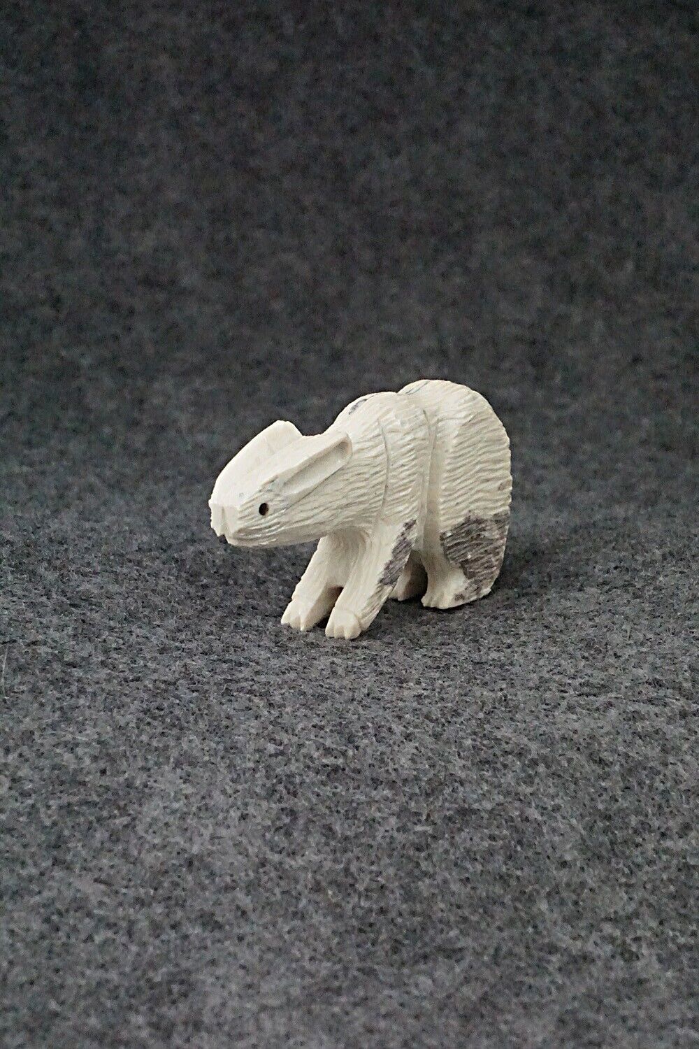Rabbit Zuni Fetish Carving - Jesus Espino