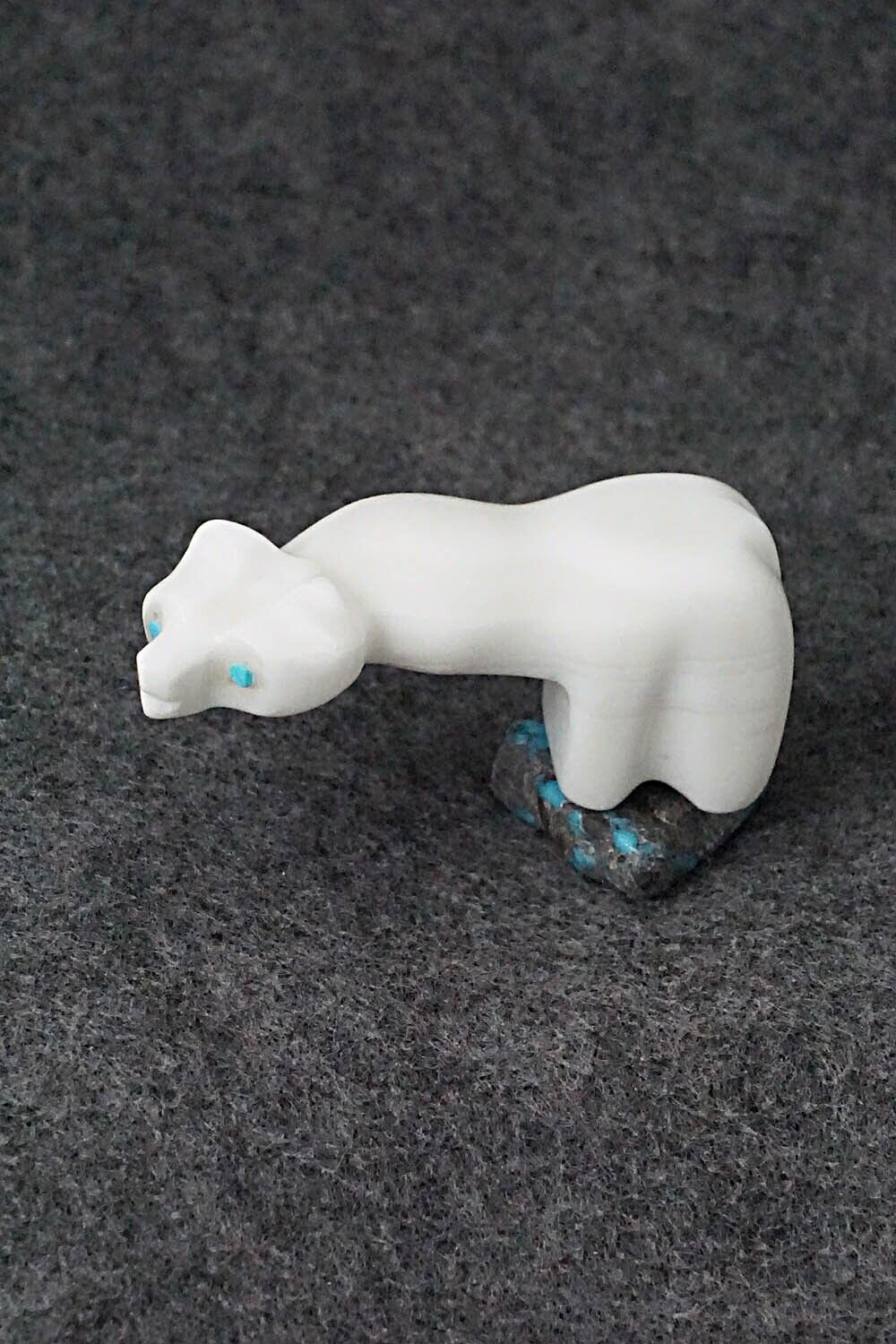 Bear Zuni Fetish Carving - Shanice Hattie