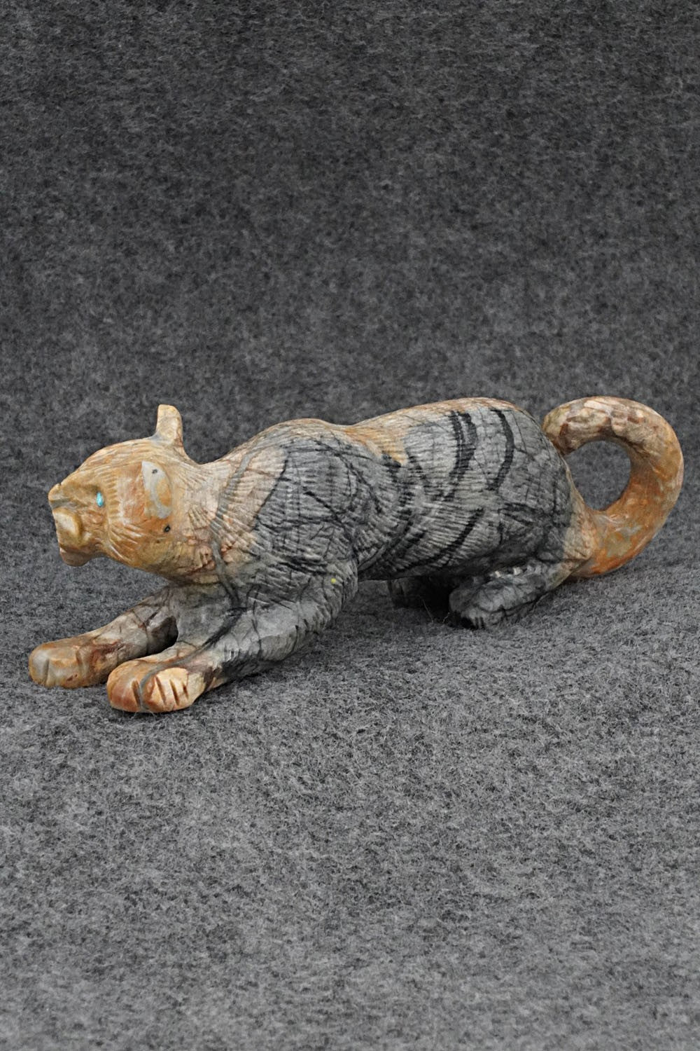 Mountain Lion Zuni Fetish Carving - Wilfred Cheama