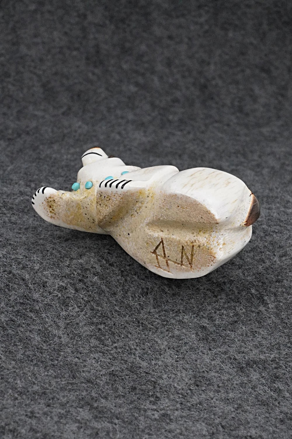 Bear Zuni Fetish Carving - Claudia Peina