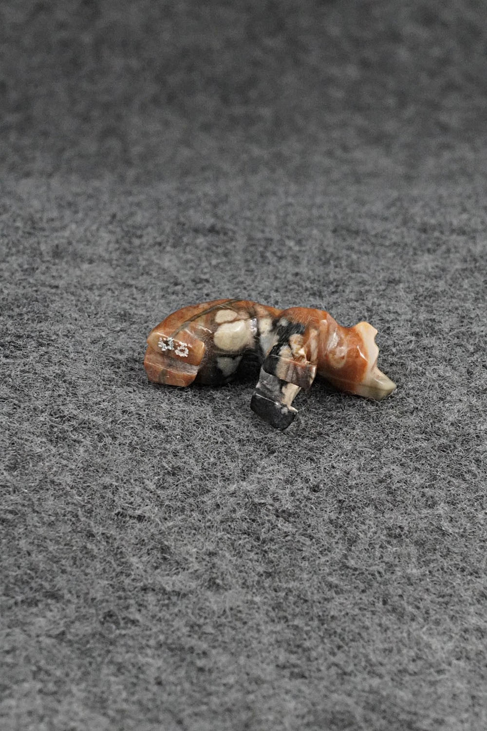 Bear Zuni Fetish Carving - Eugene Bowkety