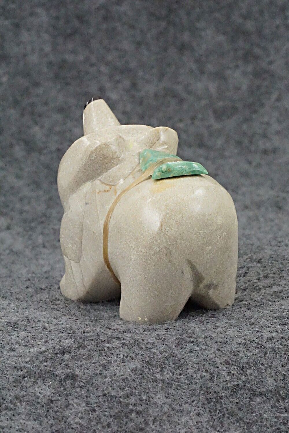 Bear Zuni Fetish Carving - Lyndric Leekya