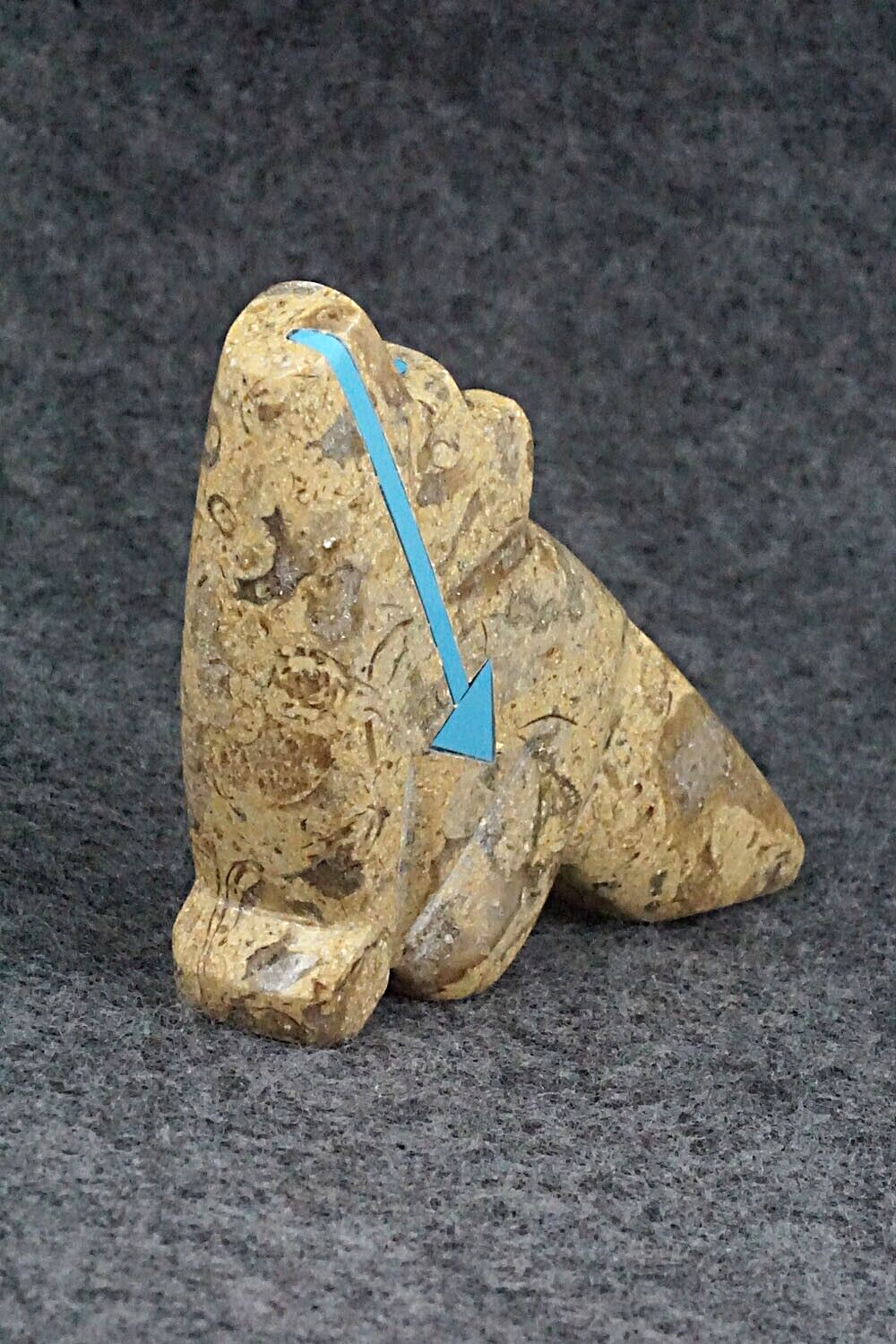 Wolf Zuni Fetish Carving - Bernard Laiwakete