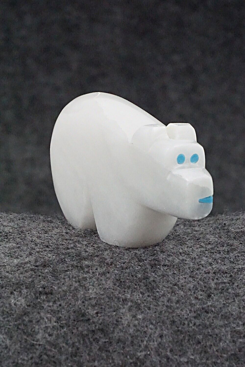 Bear Zuni Fetish Carving - Bernard Laiwakete