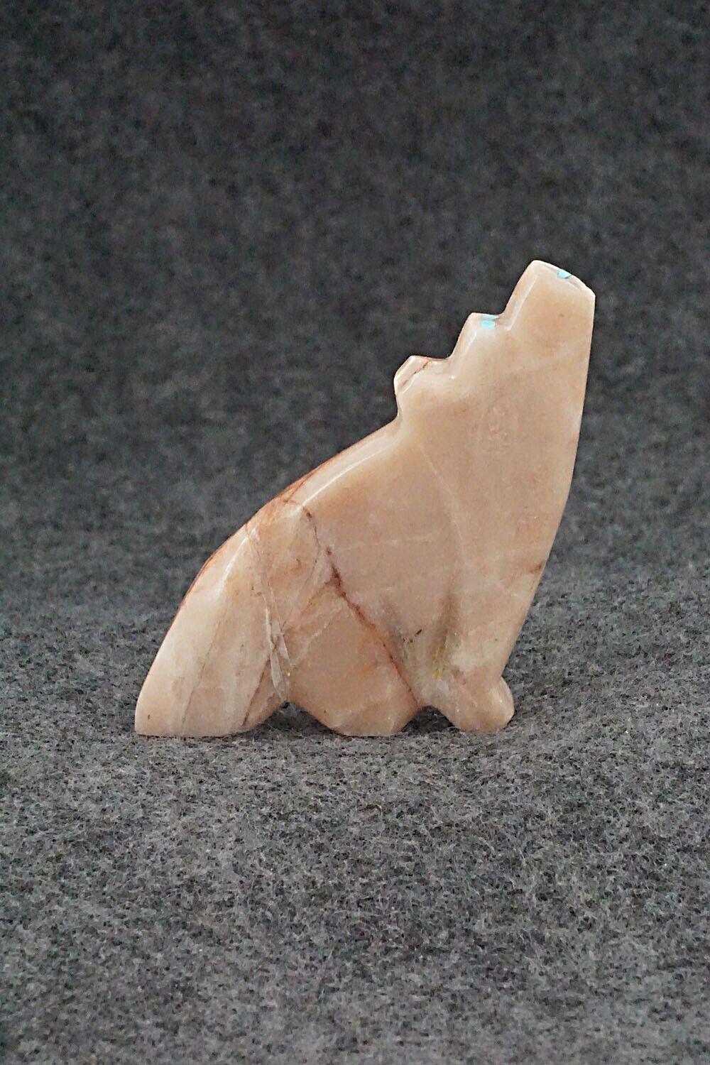 Wolf Zuni Fetish Carving - Bernard Laiwakete