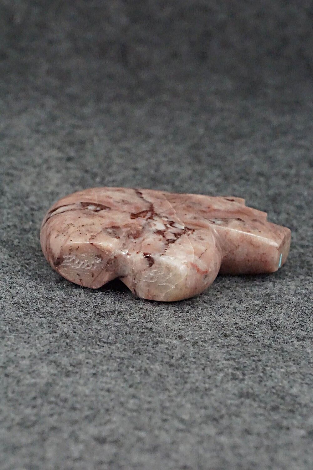 Bear Zuni Fetish Carving - Bernard Laiwakete