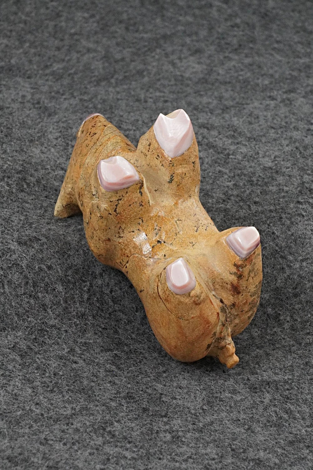Pig Zuni Fetish Carving - Freddie Leekya