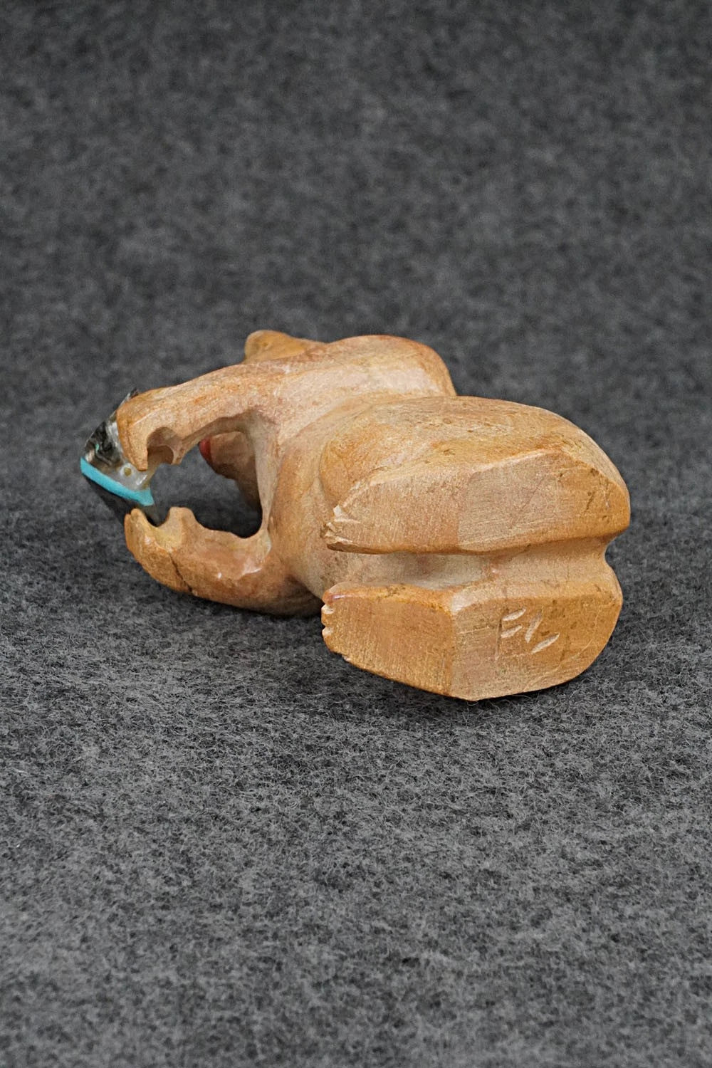 Bear Zuni Fetish Carving - Freddie Leekya