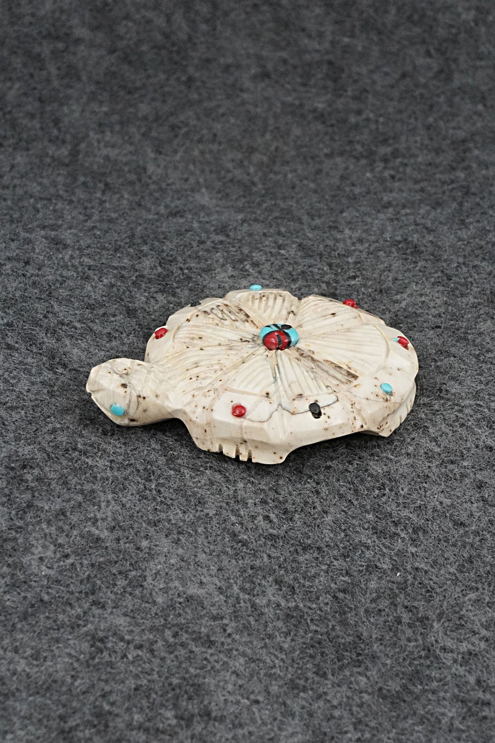 Turtle Zuni Fetish Carving - Dannette Laate