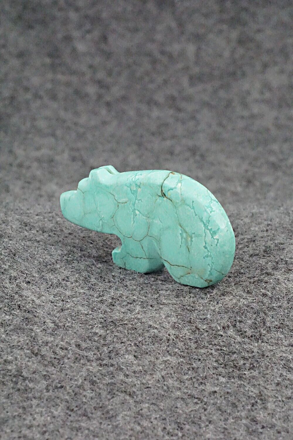 Bear Zuni Fetish Carving - Bernard Laiwakete