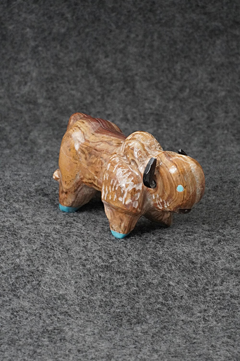 Buffalo Zuni Fetish Carving - Freddie Leekya