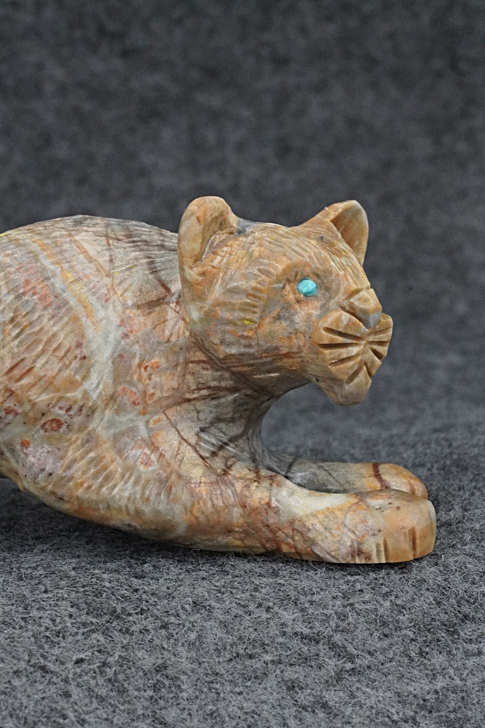 Mountain Lion Zuni Fetish Carving - Wilfred Cheama