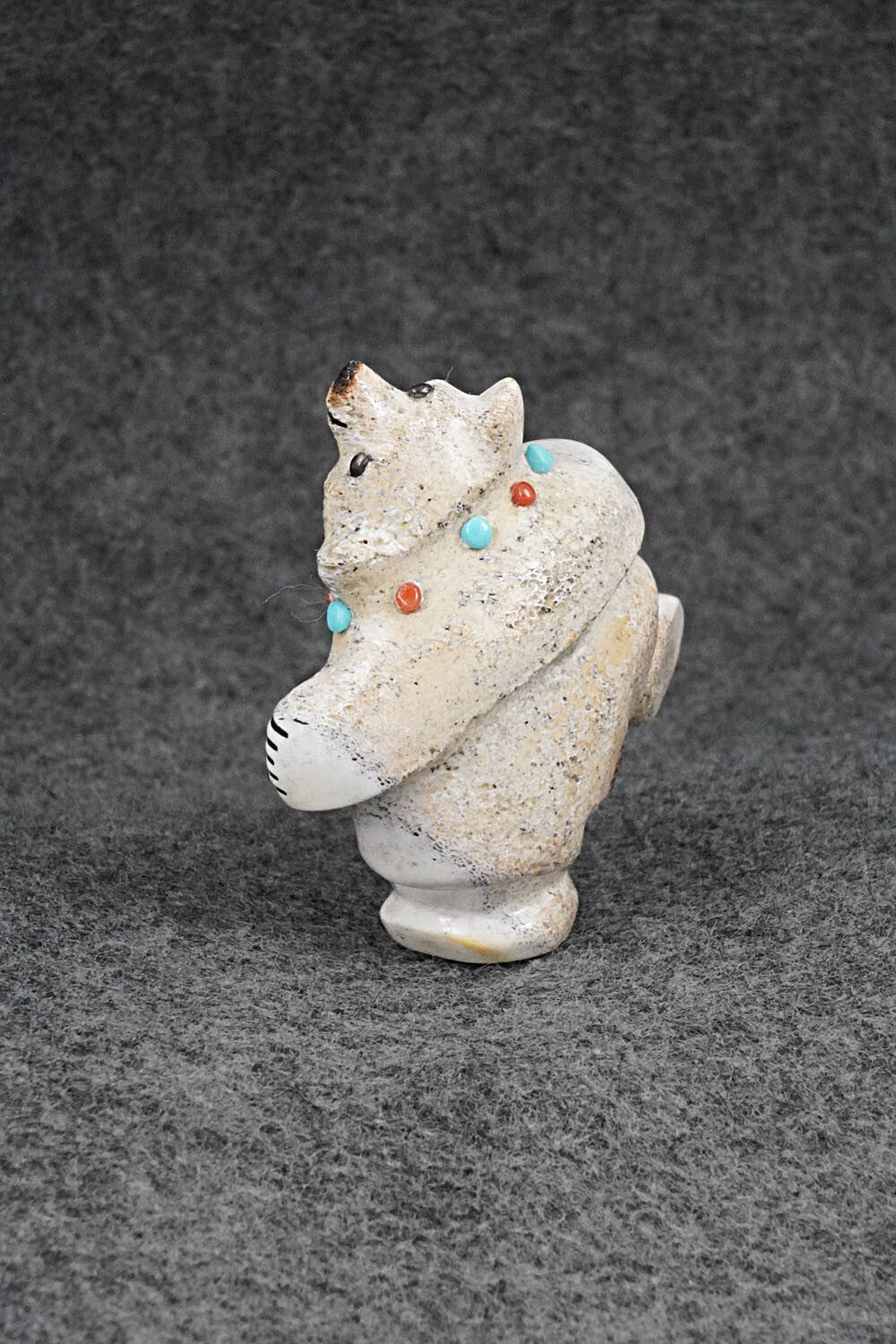 Bear Zuni Fetish Carving - Claudia Peina