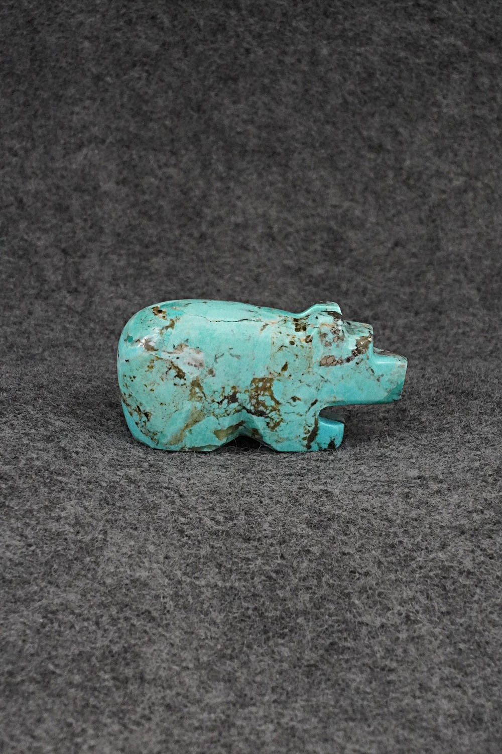 Bear Zuni Fetish Carving - Bernard Laiwakete