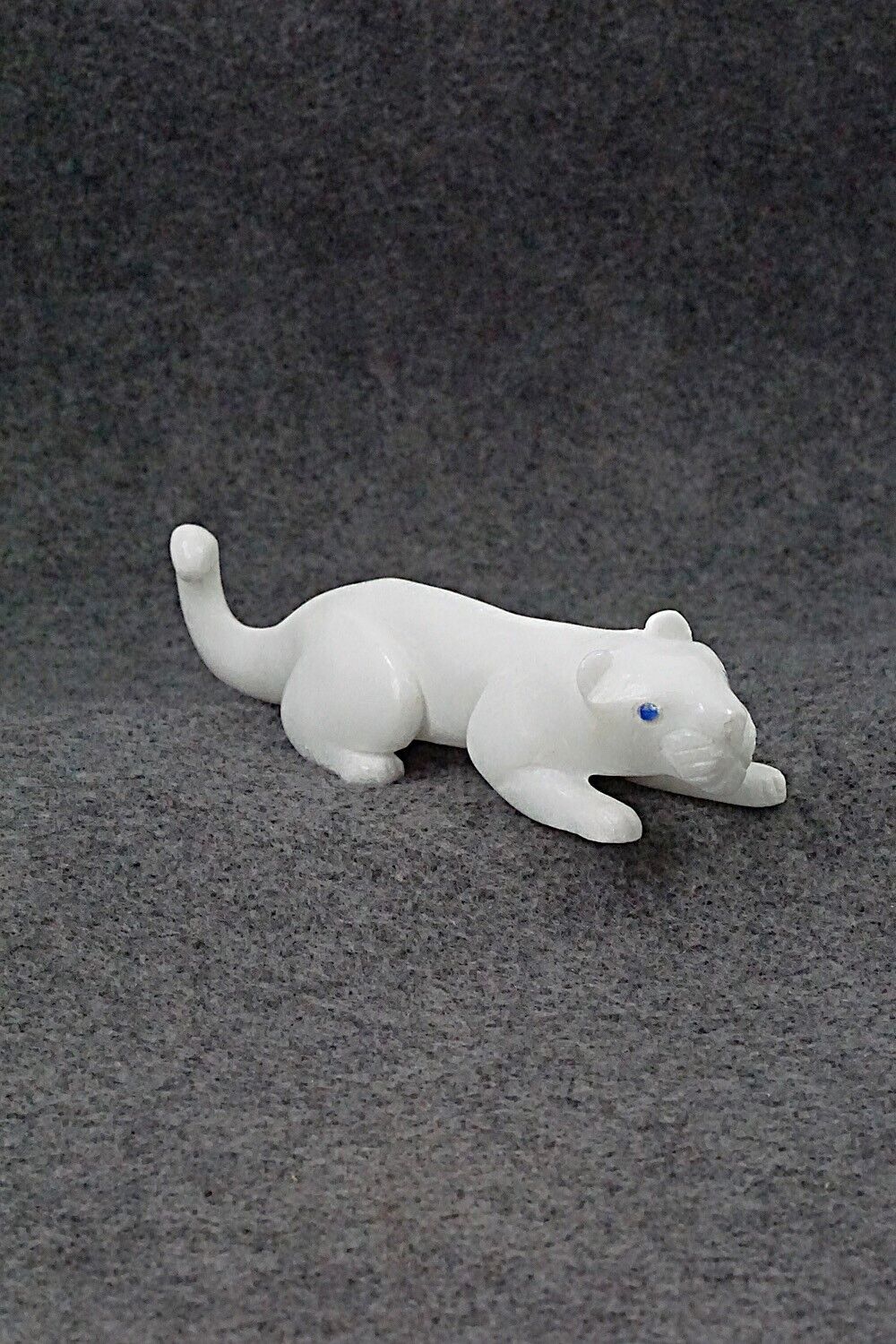 Mountain Lion Zuni Fetish Carving - Lance Cheama