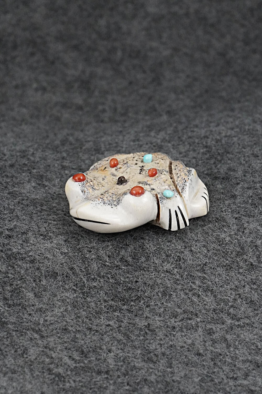 Frog Zuni Fetish Carving - Claudia Peina