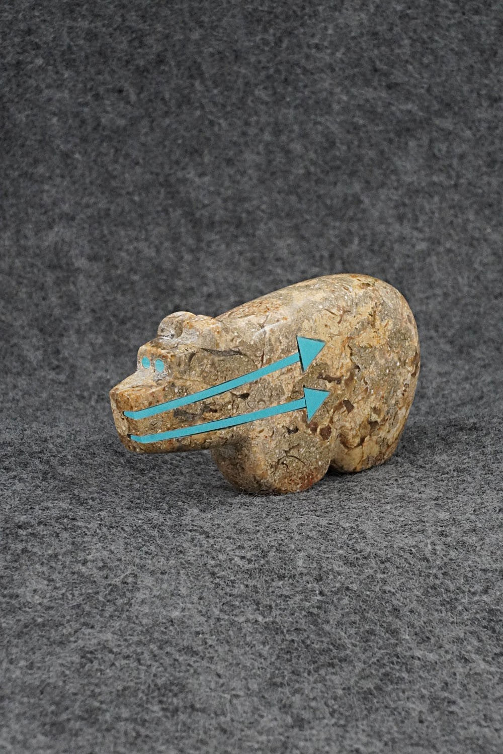 Bear Zuni Fetish Carving - Bernard Laiwakete