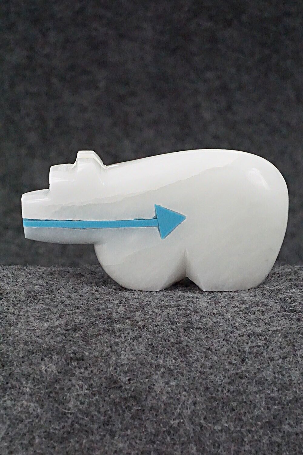 Bear Zuni Fetish Carving - Bernard Laiwakete