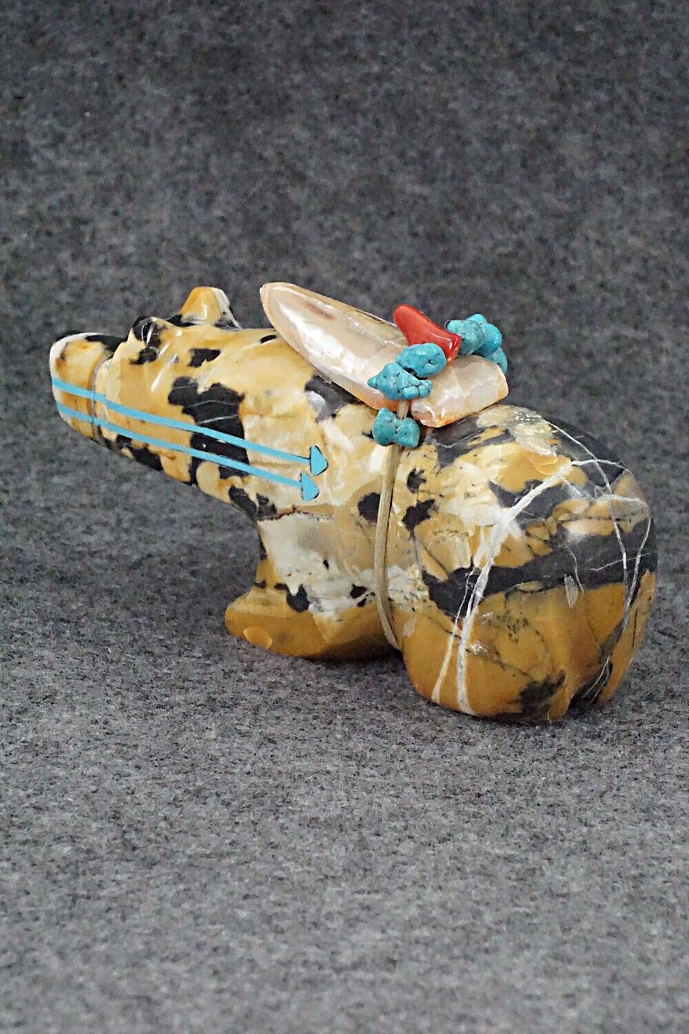 Bear Zuni Fetish Carving - Rodney Laiwakete