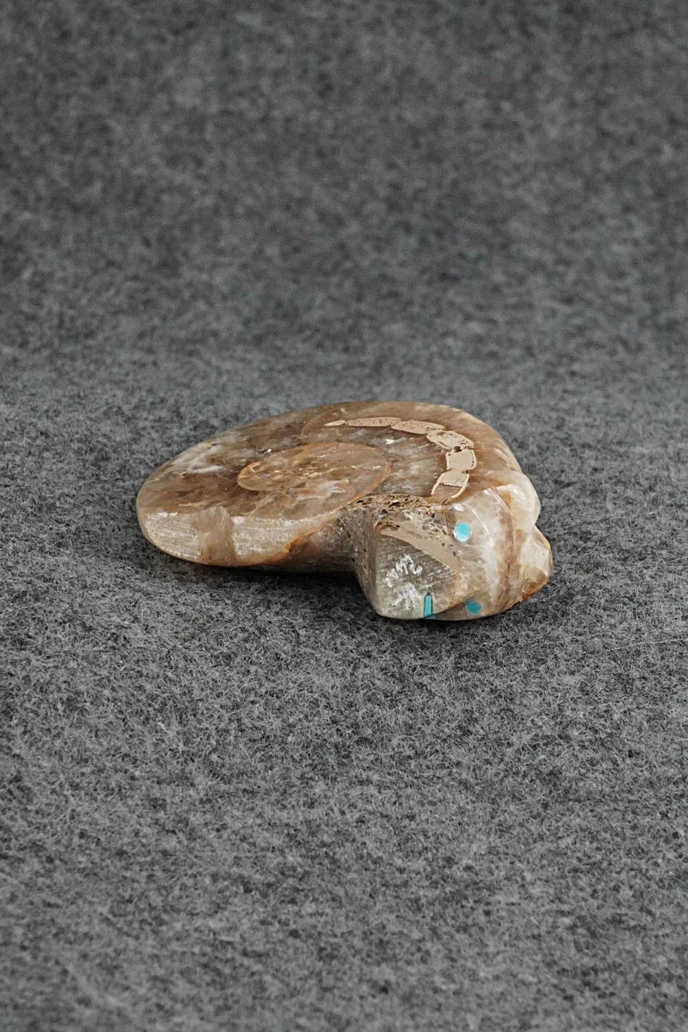 Bear Zuni Fetish Carving - Kenric Laiwakete