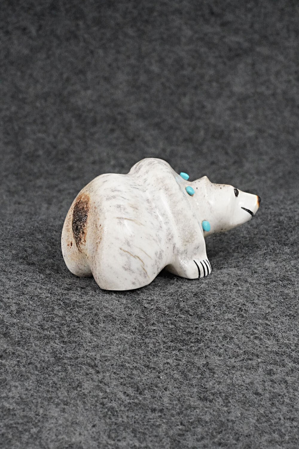 Bear Zuni Fetish Carving - Claudia Peina