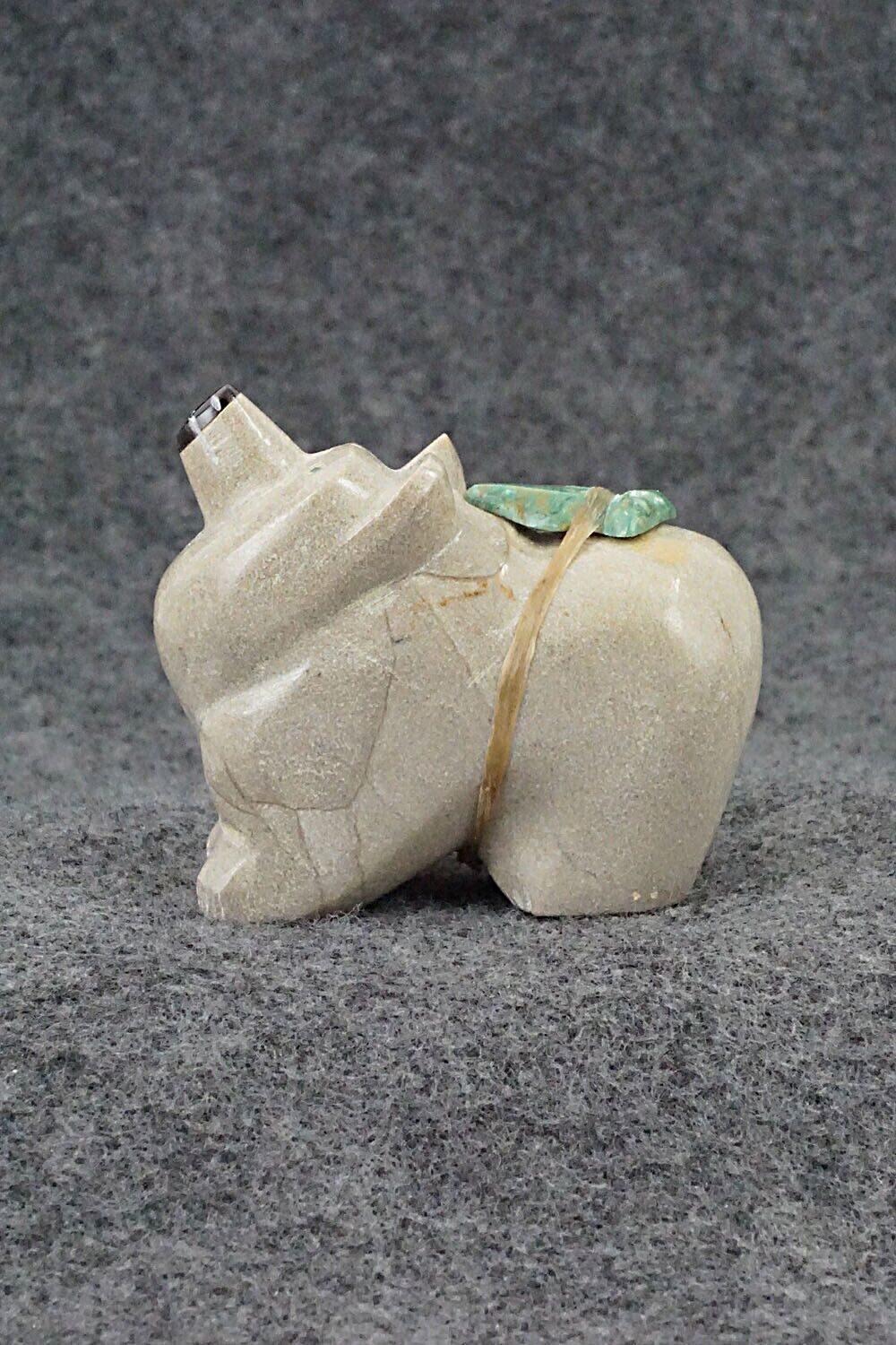 Bear Zuni Fetish Carving - Lyndric Leekya