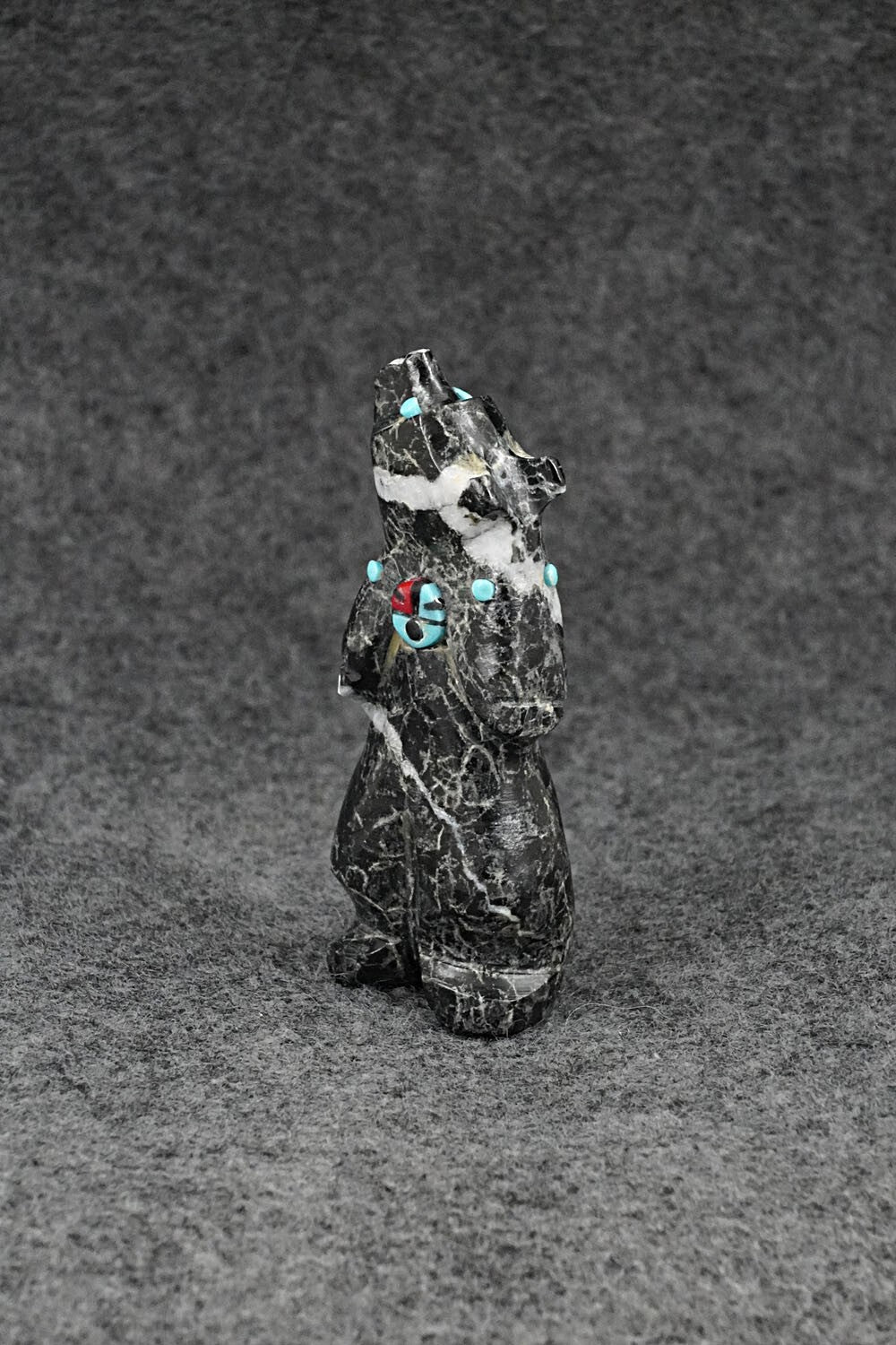 Bear Zuni Fetish Carving - Danette Laate