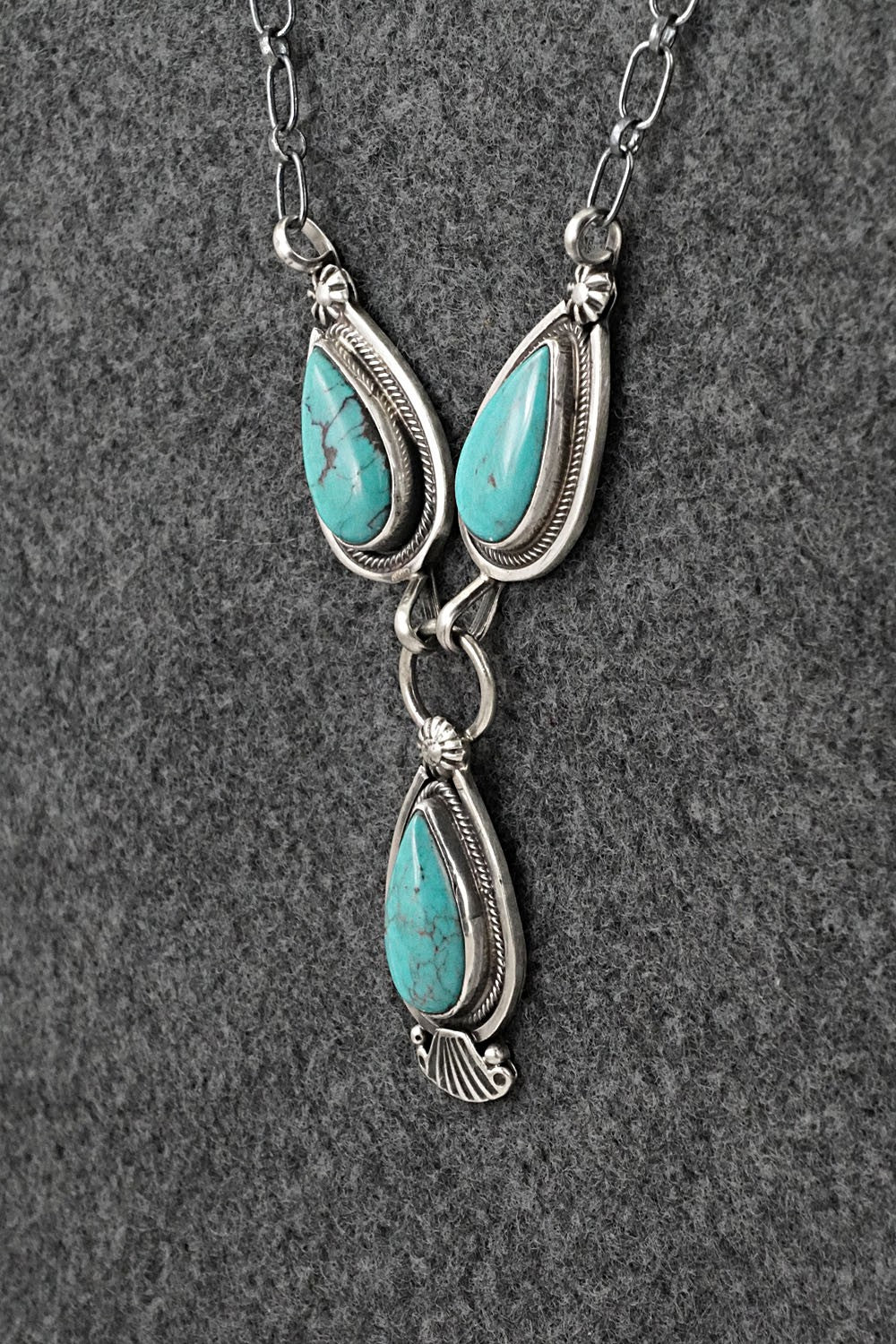 Turquoise & Sterling Silver Necklace - Verley Betone