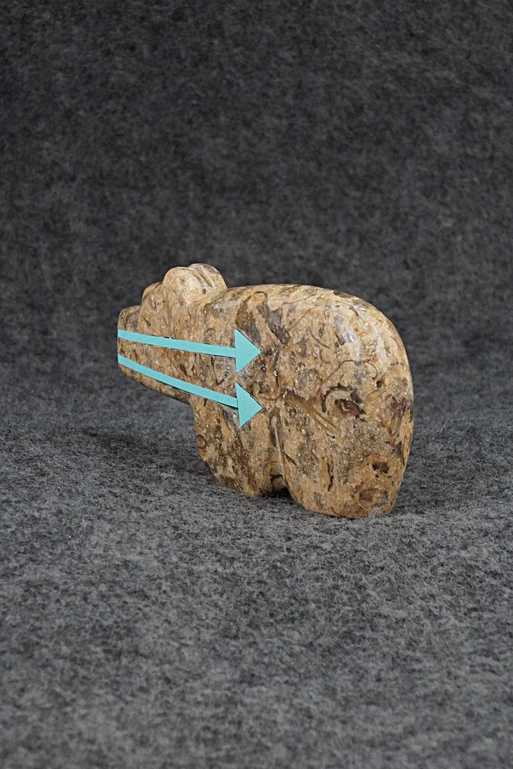Bear Zuni Fetish Carving - Bernard Laiwakete