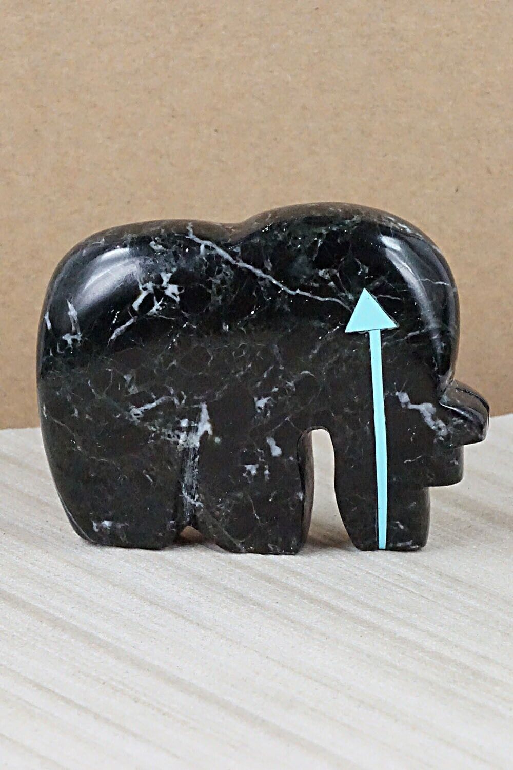 Bear Zuni Fetish Carving - Bernard Laiwakete