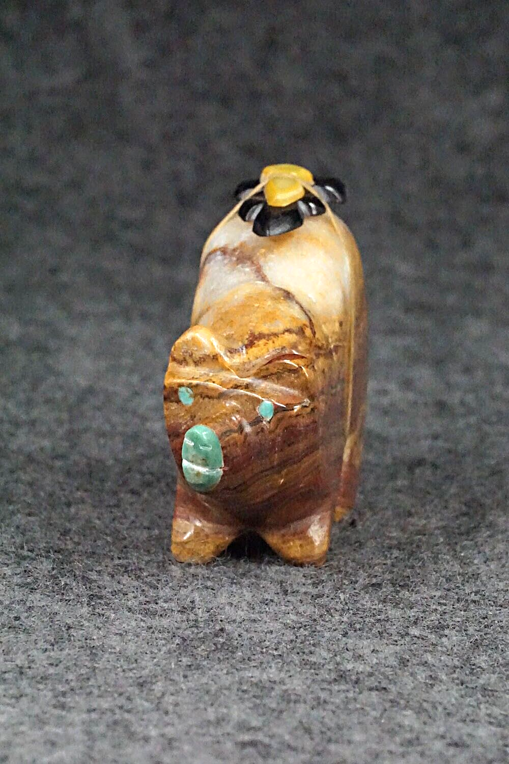 Bear Zuni Fetish Carving - Enrike Leekya