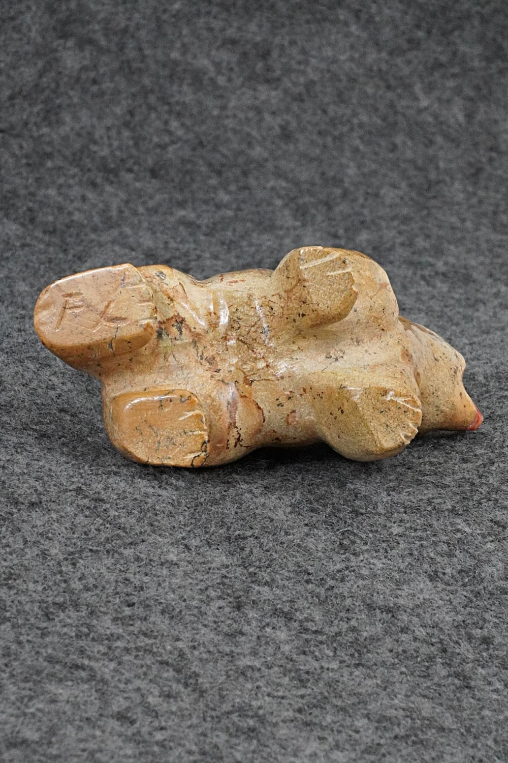 Bear Zuni Fetish Carving - Freddie Leekya