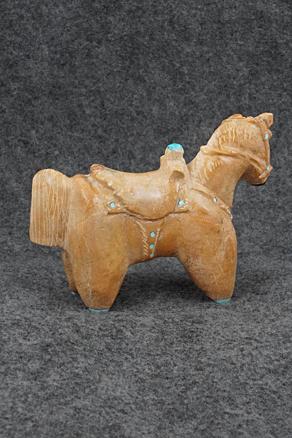 Horse Zuni Fetish Carving - Freddie Leekya