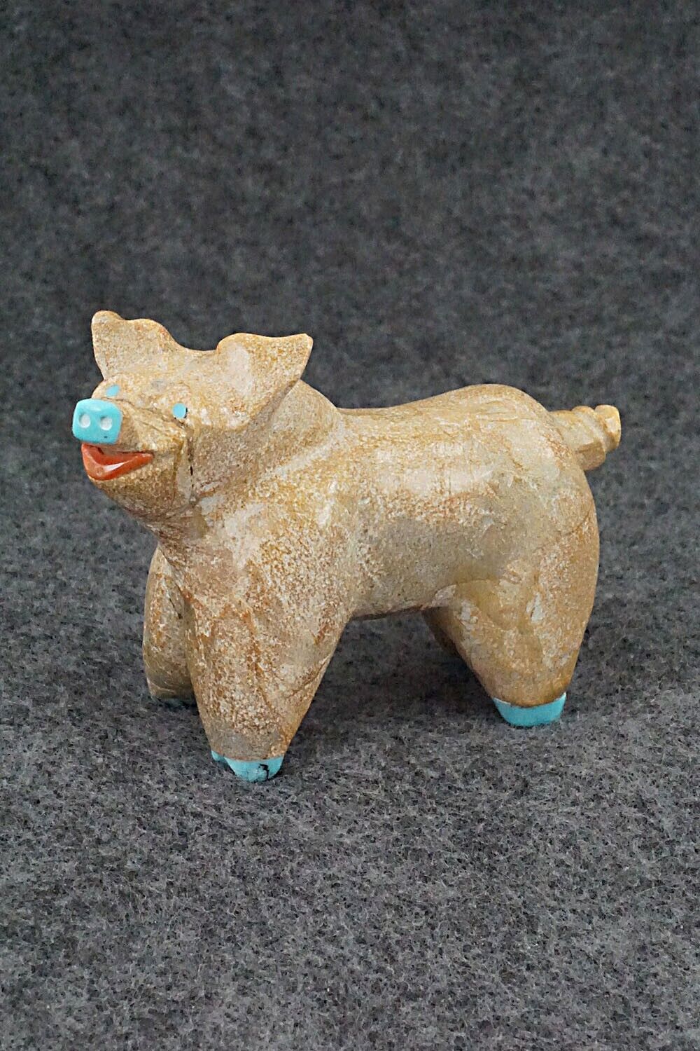 Pig Zuni Fetish Carving - Freddie Leekya