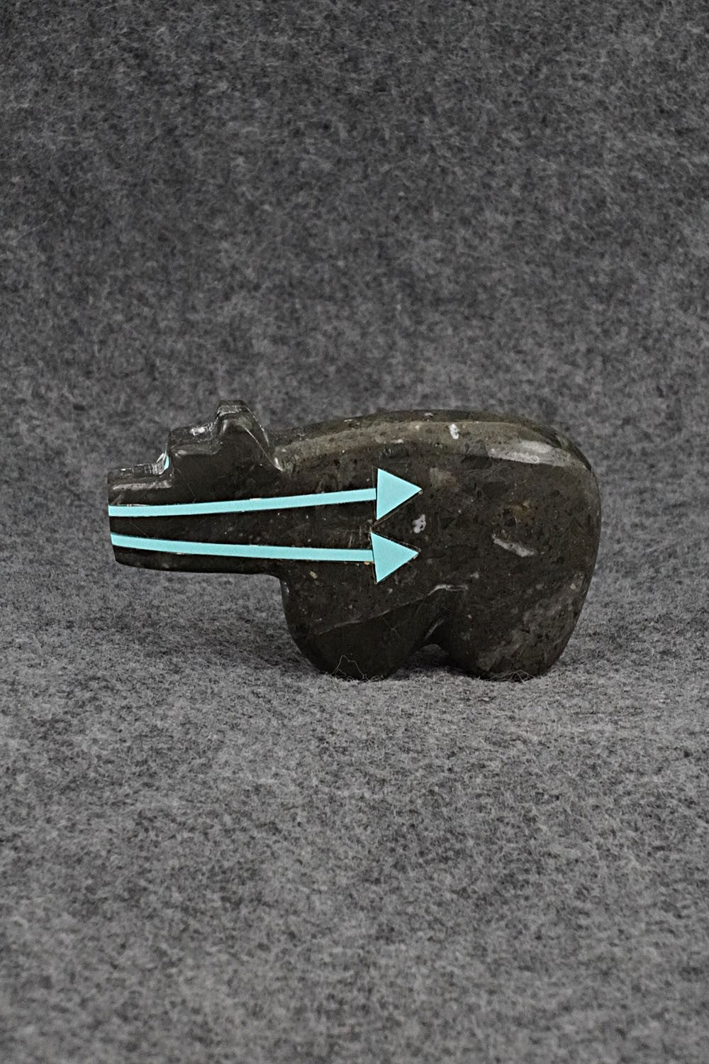 Bear Zuni Fetish Carving - Bernard Laiwakete