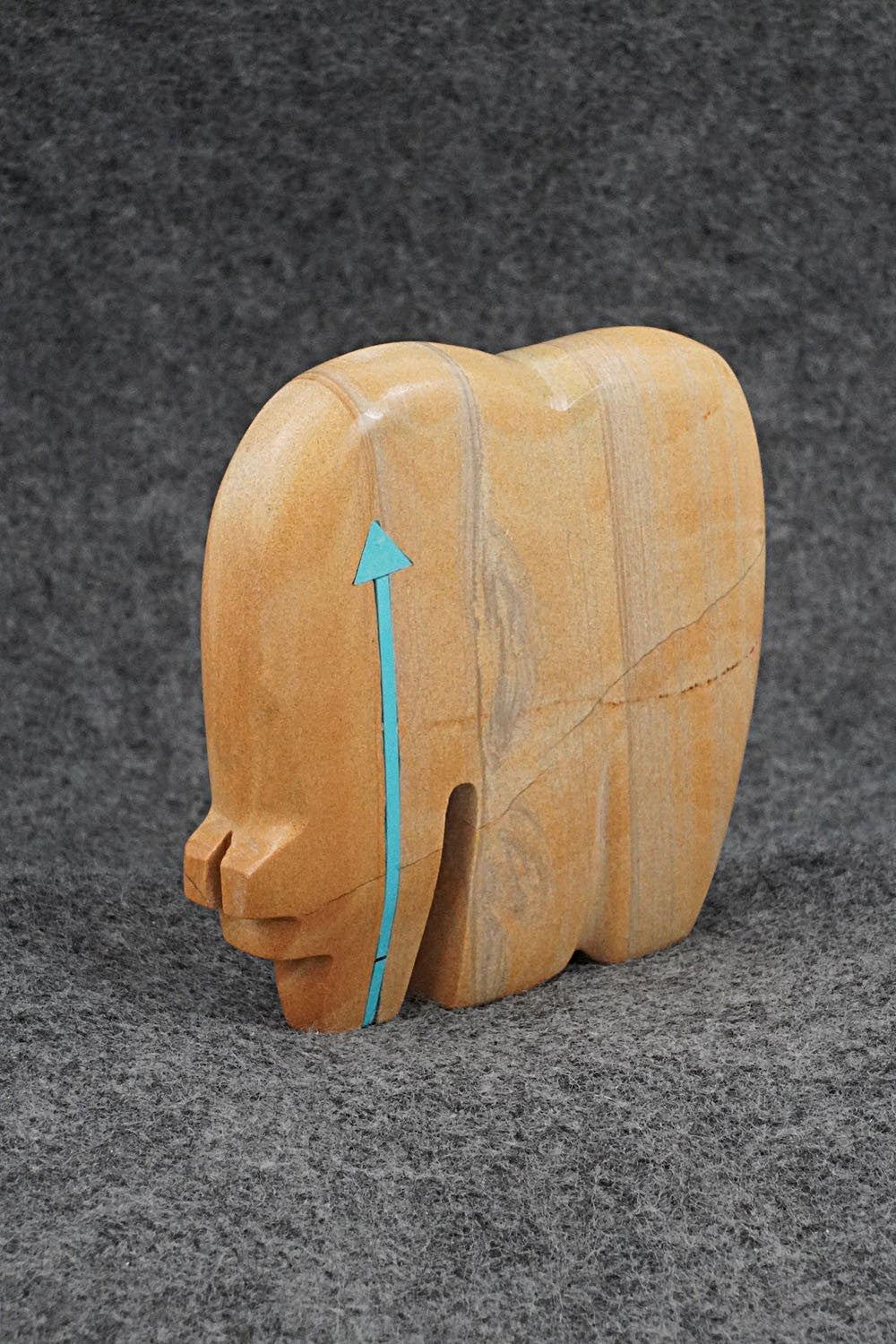 Bear Zuni Fetish Carving - Bernard Laiwakete