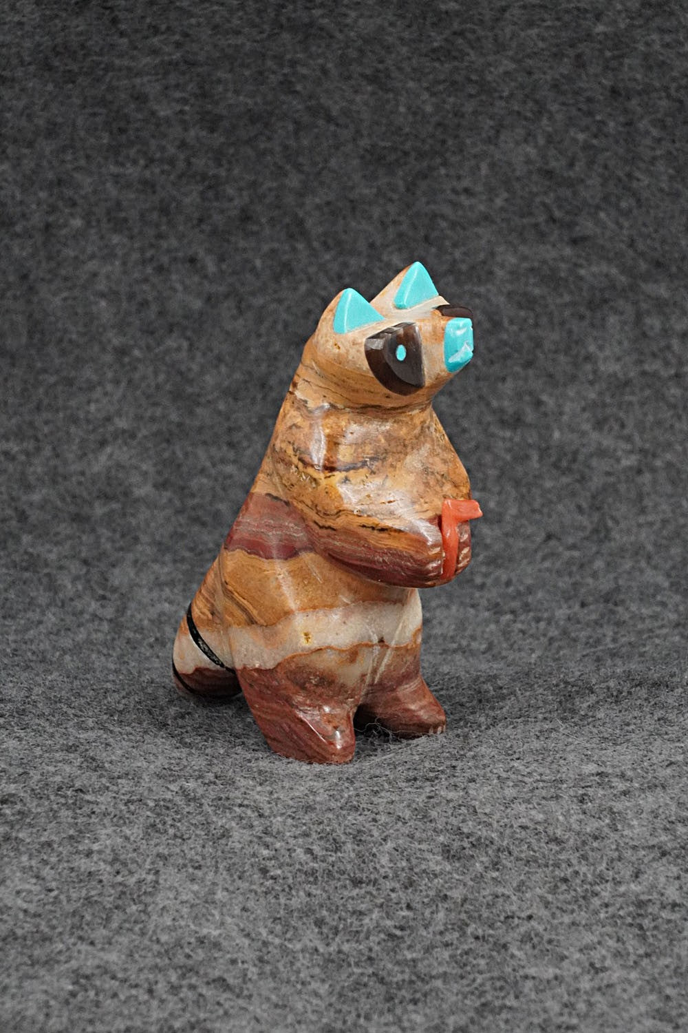 Raccoon Zuni Fetish Carving - Enrike Leekya
