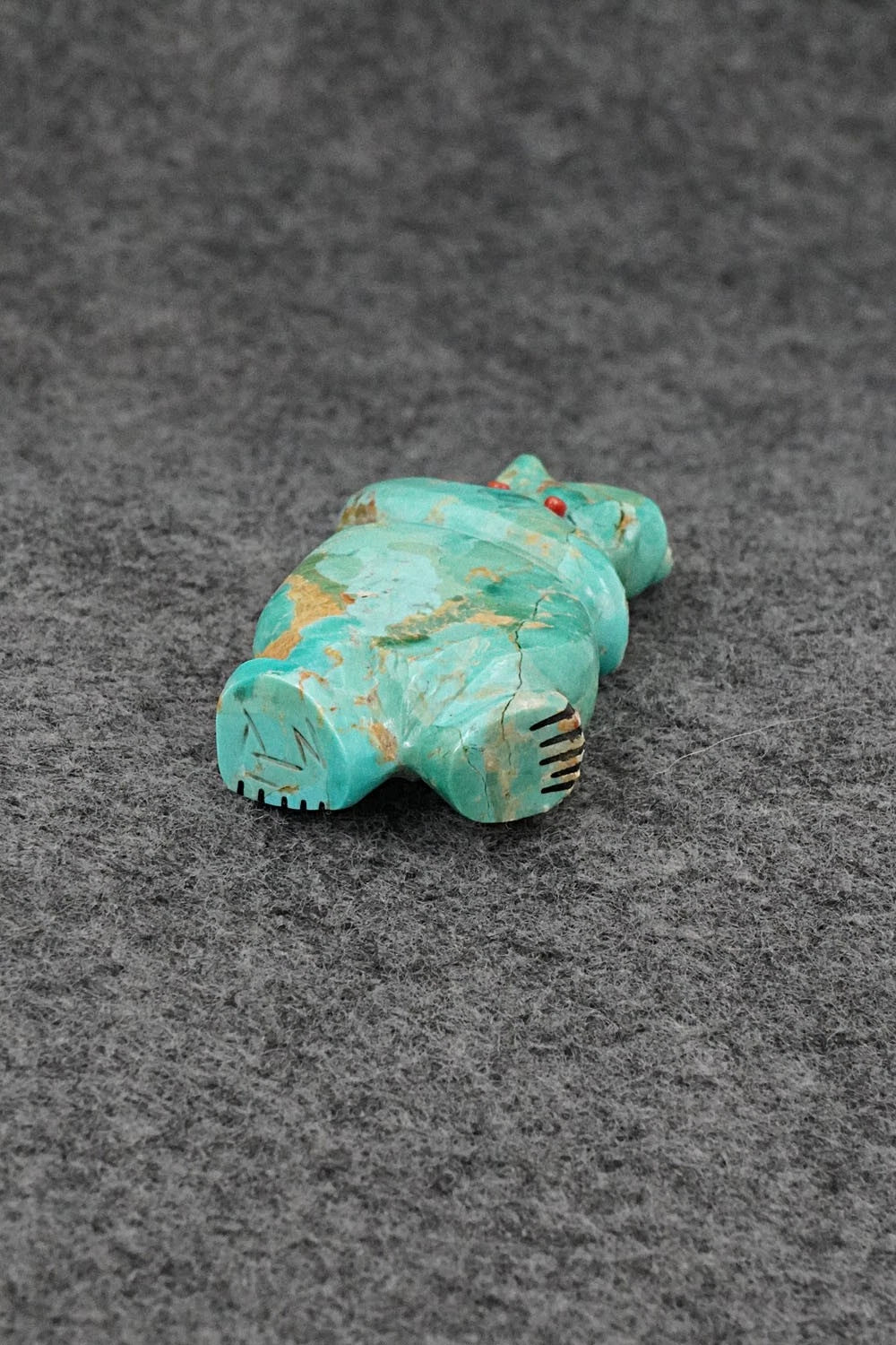 Bear Zuni Fetish Carving - Claudia Peina