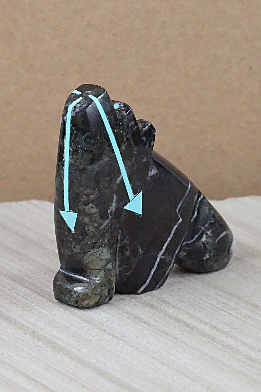 Wolf Zuni Fetish Carving - Bernard Laiwakete