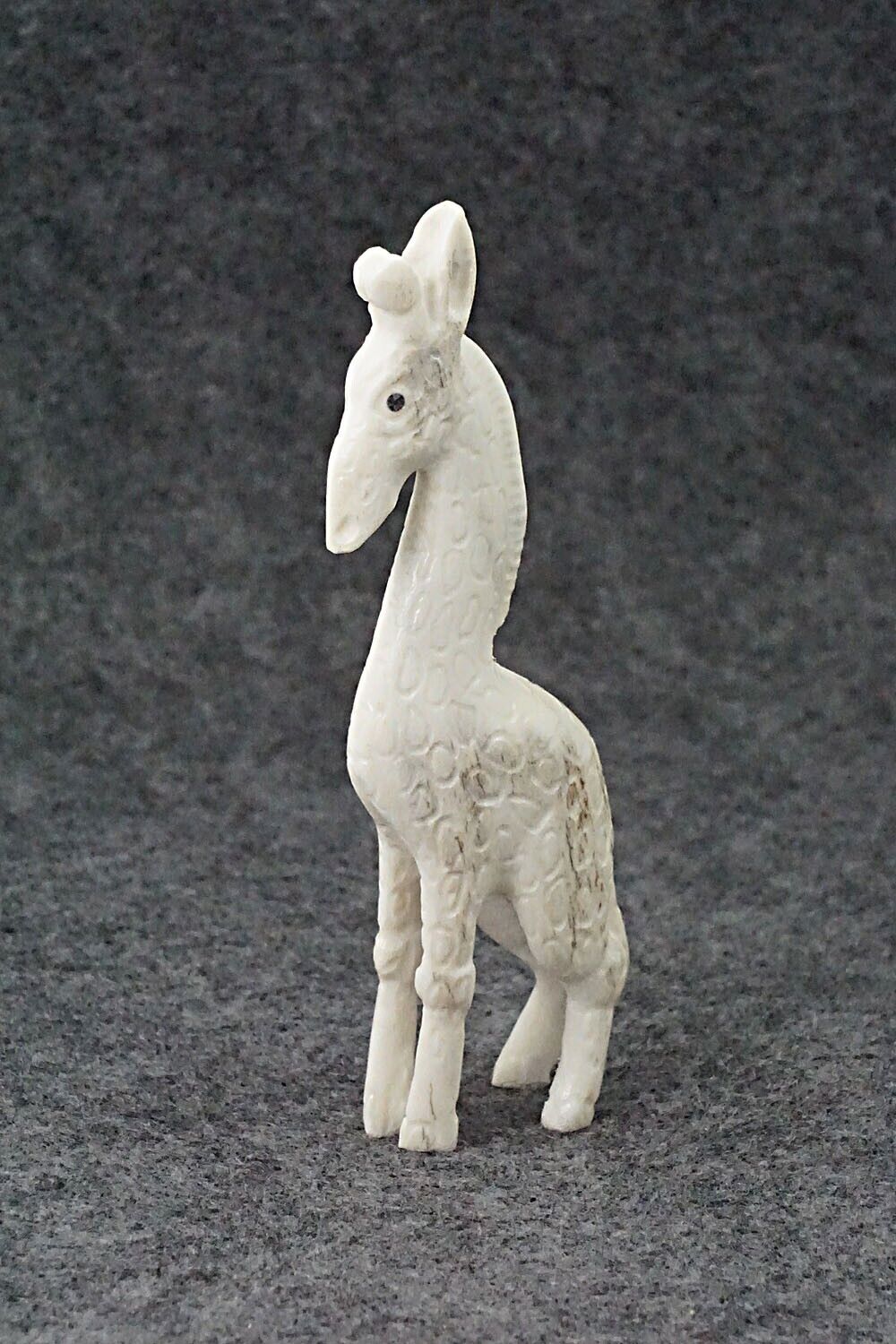 Giraffe Zuni Fetish Carving - Maxx Laate