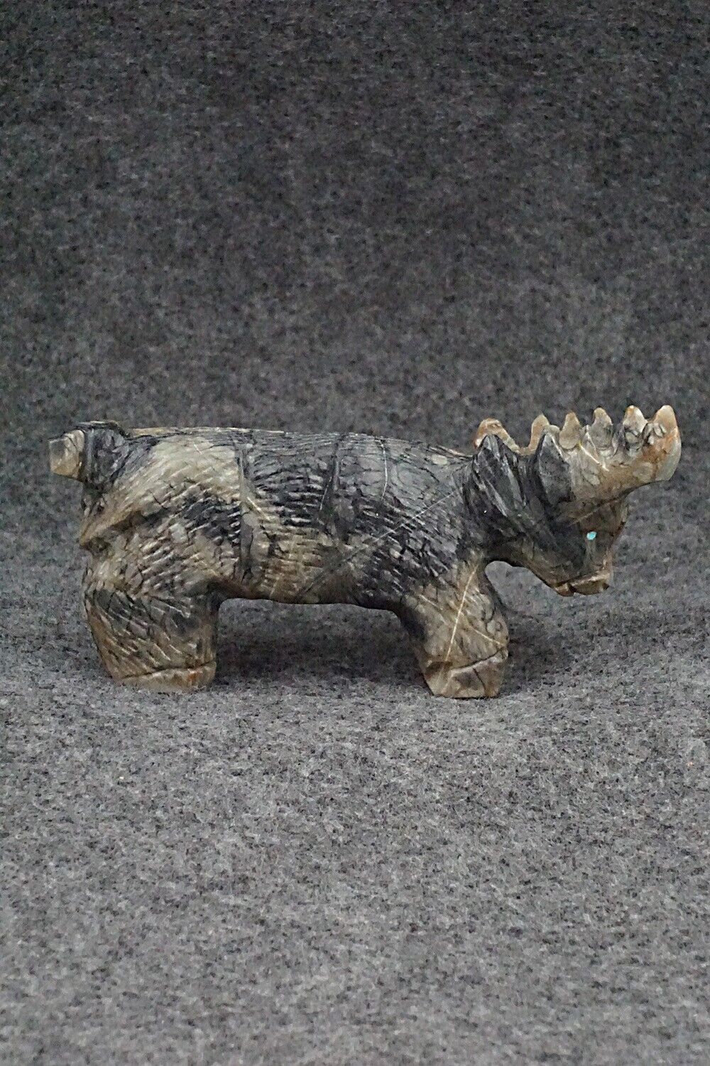 Deer Zuni Fetish Carving - Tony Mackel