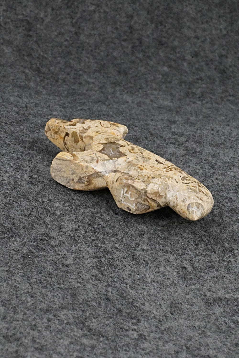 Wolf Zuni Fetish Carving - Kenric Laiwakete